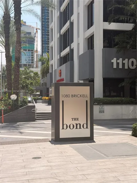 1080 Brickell Ave #913