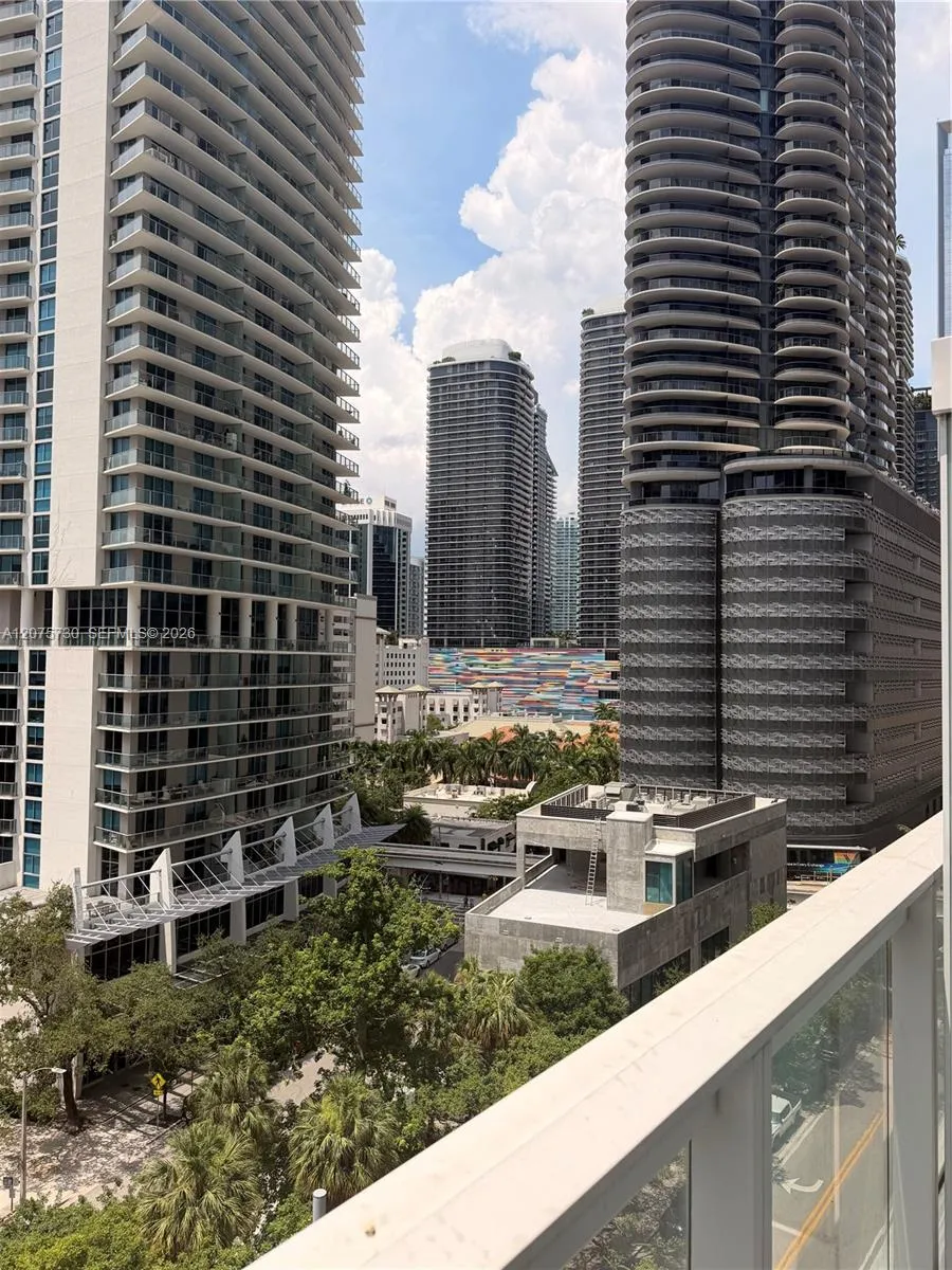 1080 Brickell Ave #913 Miami, FL 33131