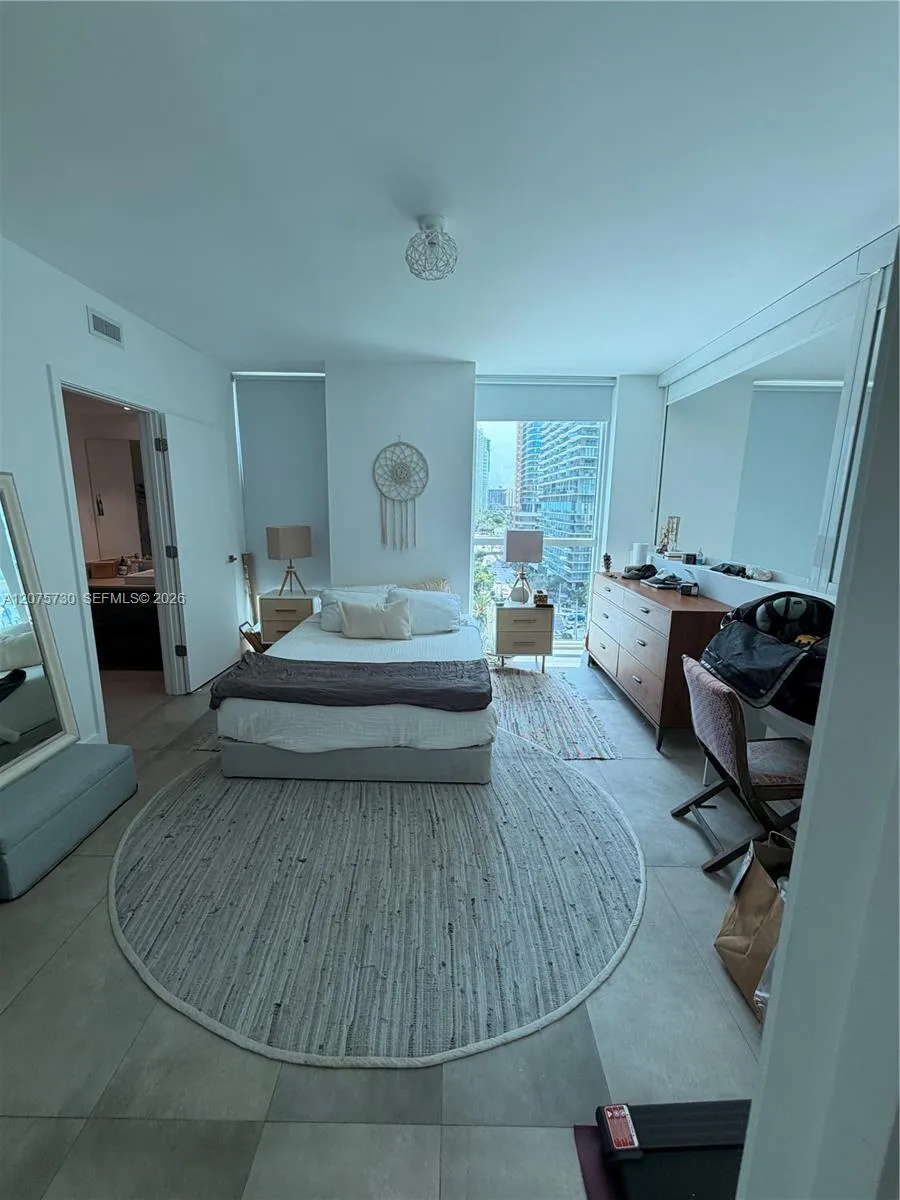 1080 Brickell Ave #913 Miami, FL 33131