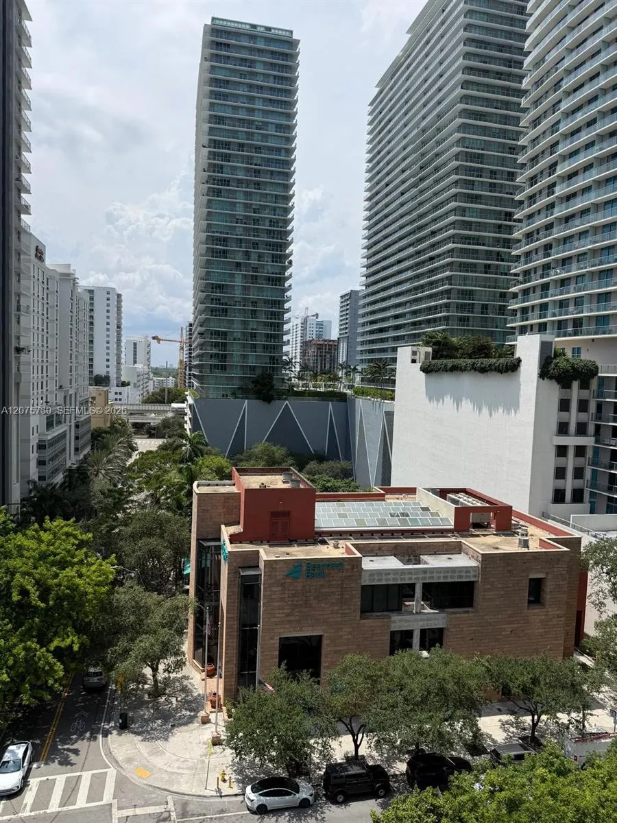 1080 Brickell Ave #913 Miami, FL 33131