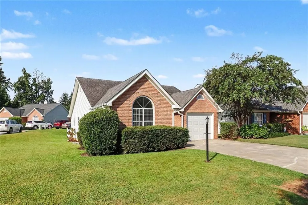 37 Greentree Drive Newnan, GA 30265