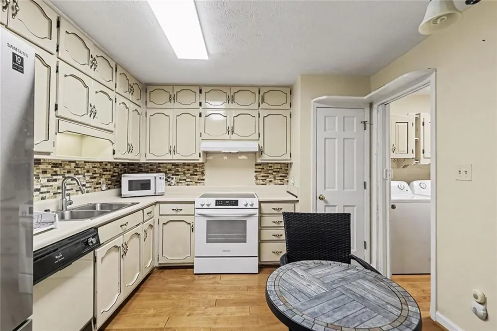 7107 Forest Lane Union City, GA 30291