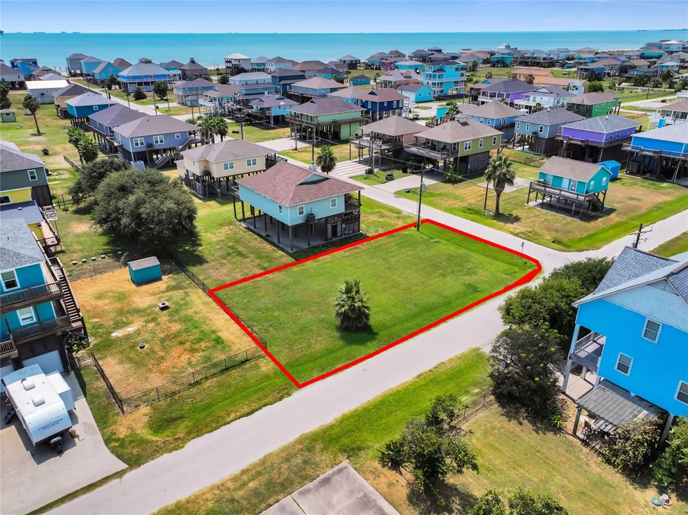 882 Gulfview Drive Crystal Beach, TX 77650