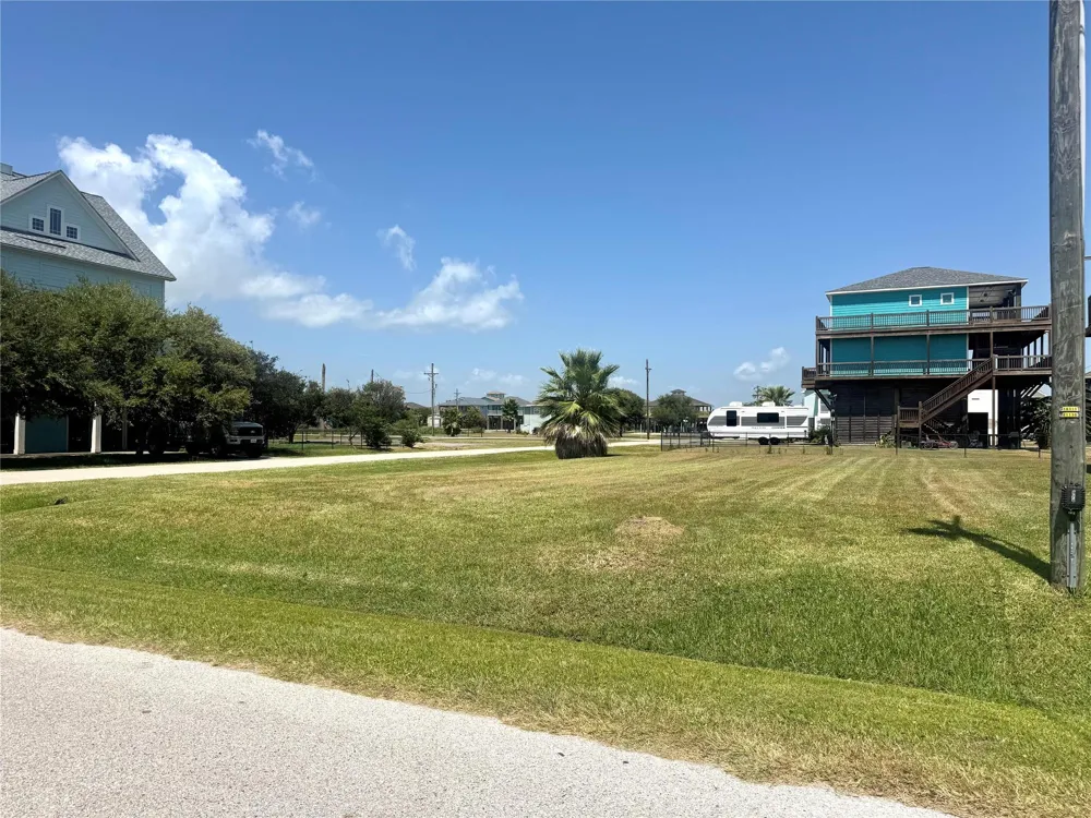 882 Gulfview Drive Crystal Beach, TX 77650