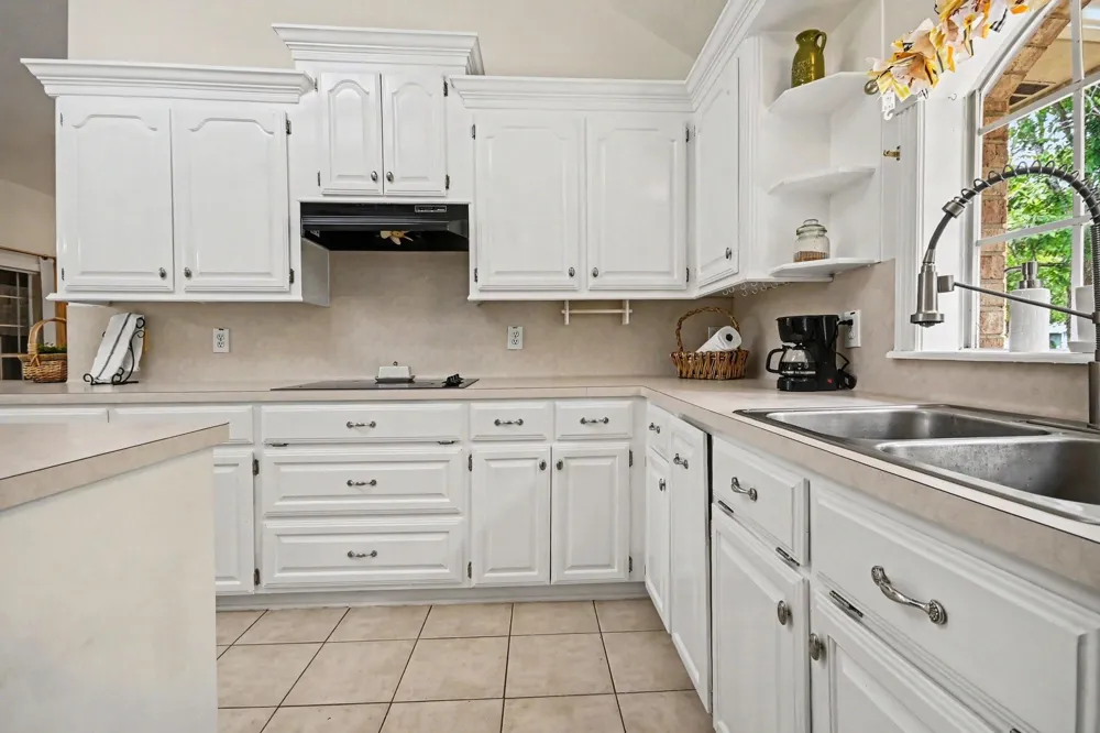 142 Happy Hollow Street Alvin, TX 77511