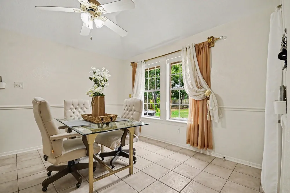 142 Happy Hollow Street Alvin, TX 77511