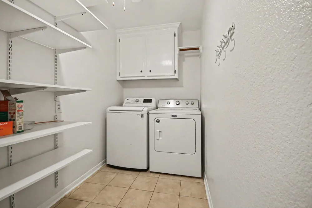 142 Happy Hollow Street Alvin, TX 77511