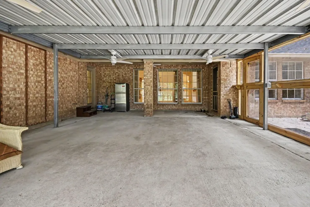 142 Happy Hollow Street Alvin, TX 77511