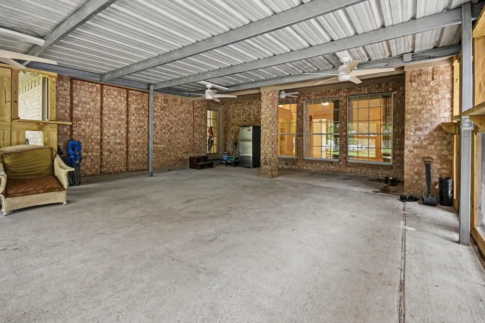 142 Happy Hollow Street Alvin, TX 77511