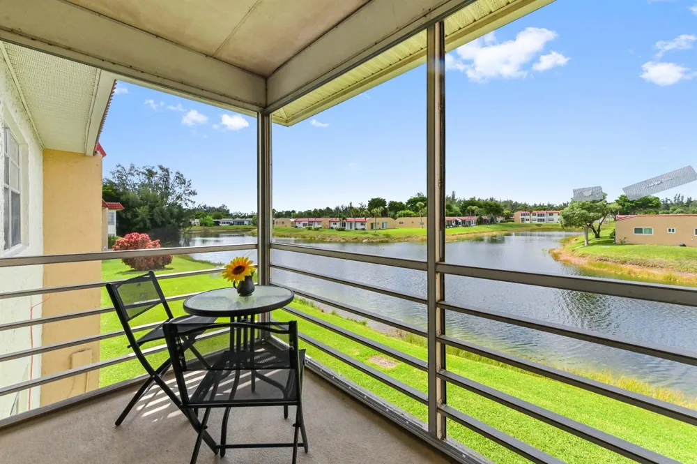 198 Lake Frances Drive #198 West Palm Beach, FL 33411