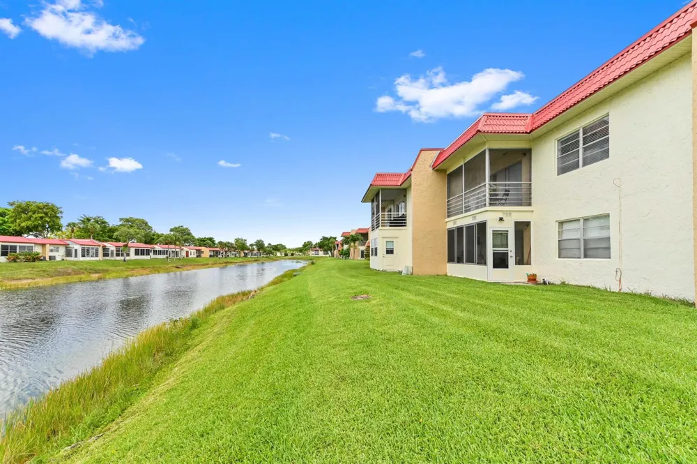 198 Lake Frances Drive #198 West Palm Beach, FL 33411