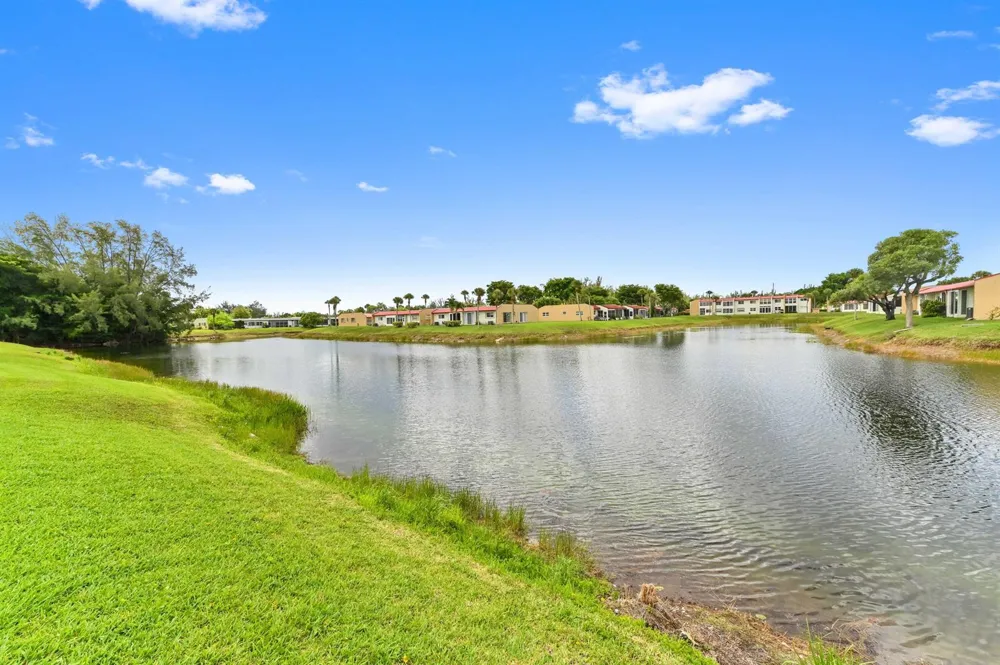 198 Lake Frances Drive #198 West Palm Beach, FL 33411