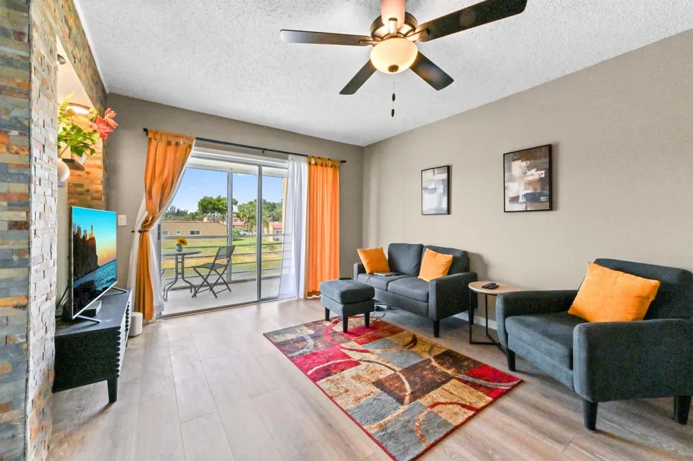198 Lake Frances Drive #198 West Palm Beach, FL 33411