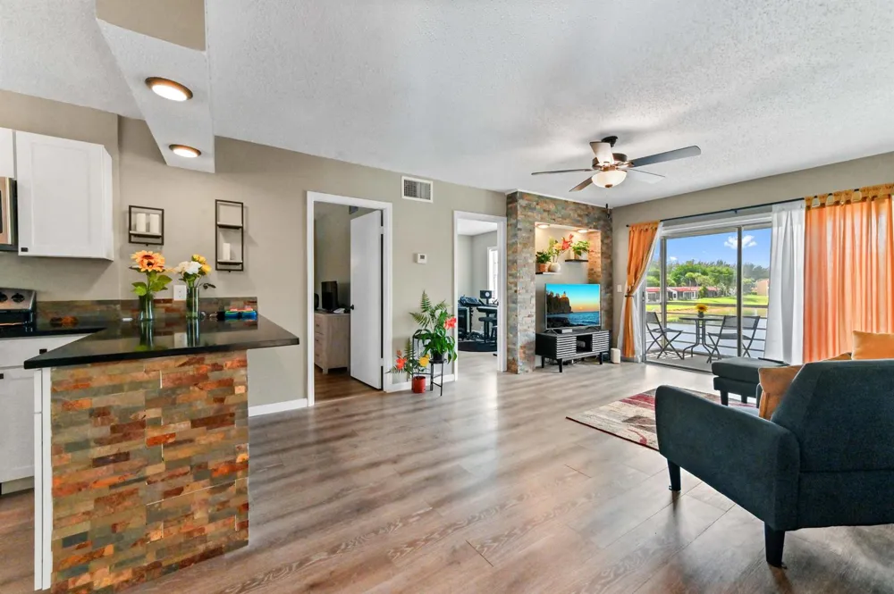 198 Lake Frances Drive #198 West Palm Beach, FL 33411