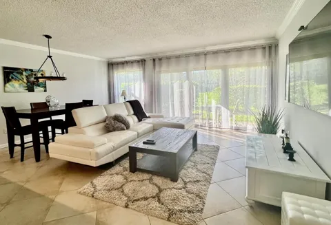 11863 Wimbledon Circle #401