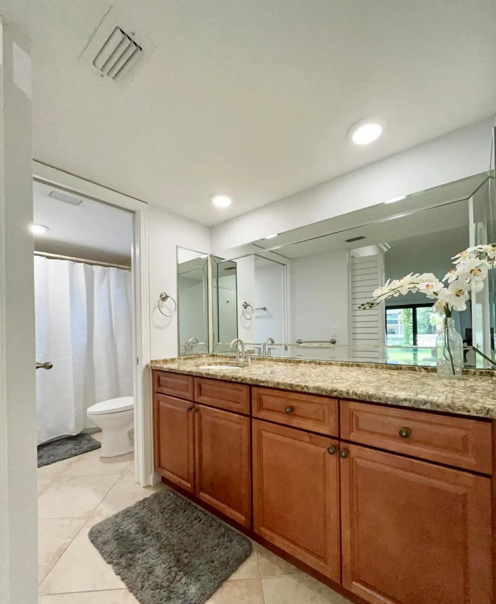 11863 Wimbledon Circle #401 Wellington, FL 33414