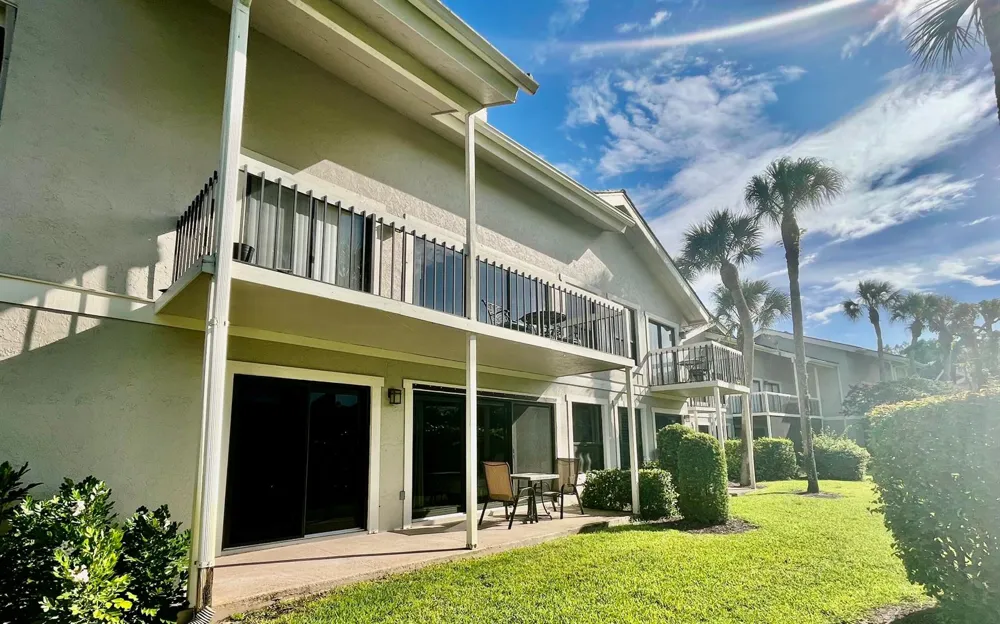 11863 Wimbledon Circle #401 Wellington, FL 33414
