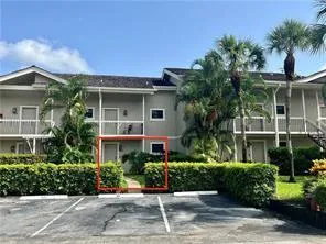 11863 Wimbledon Circle #401 Wellington, FL 33414