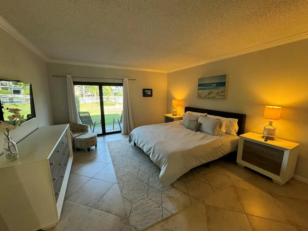11863 Wimbledon Circle #401 Wellington, FL 33414