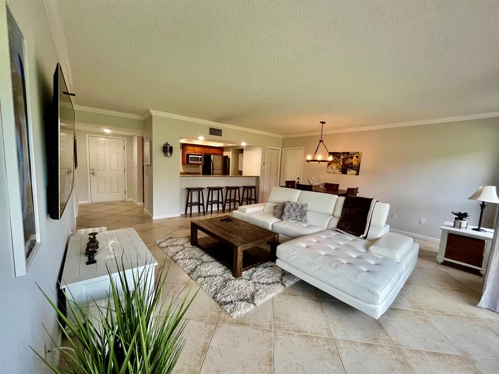 11863 Wimbledon Circle #401 Wellington, FL 33414