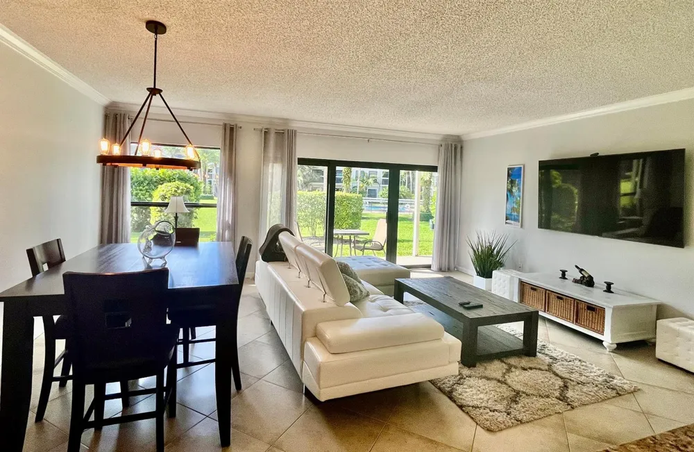 11863 Wimbledon Circle #401 Wellington, FL 33414