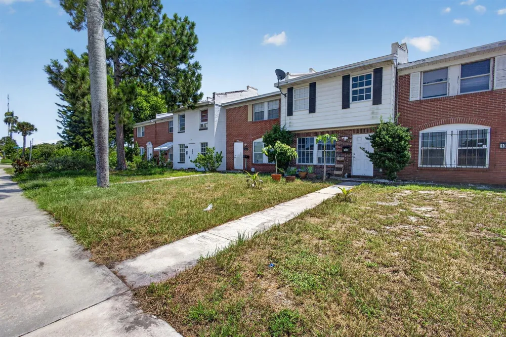 1028 36TH STREET West Palm Beach, FL 33407