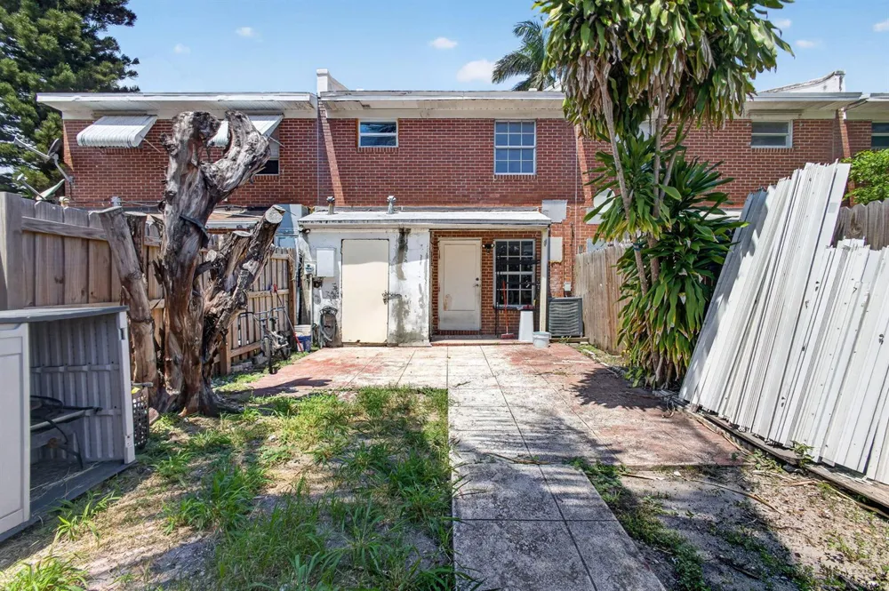 1028 36TH STREET West Palm Beach, FL 33407