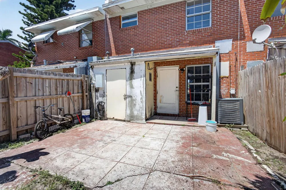 1028 36TH STREET West Palm Beach, FL 33407