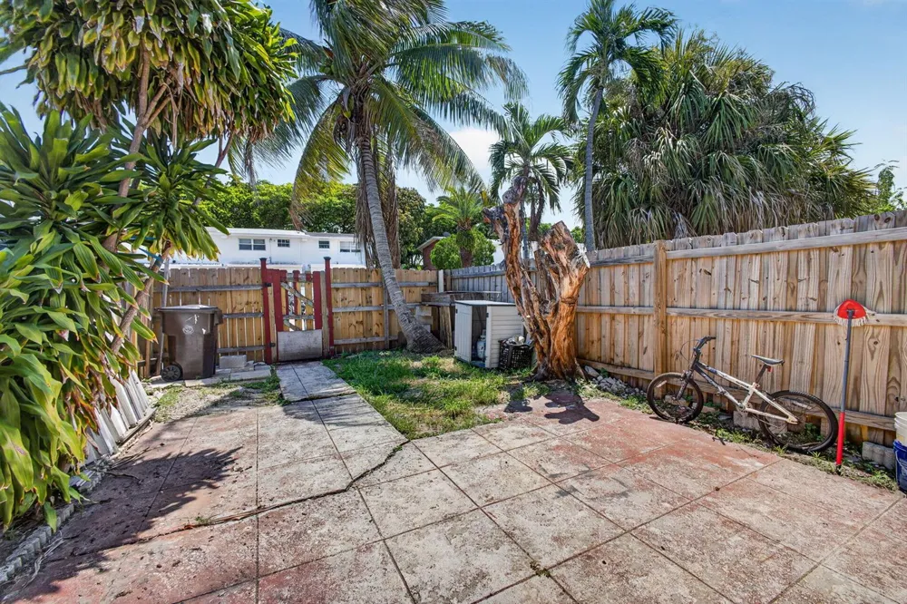 1028 36TH STREET West Palm Beach, FL 33407