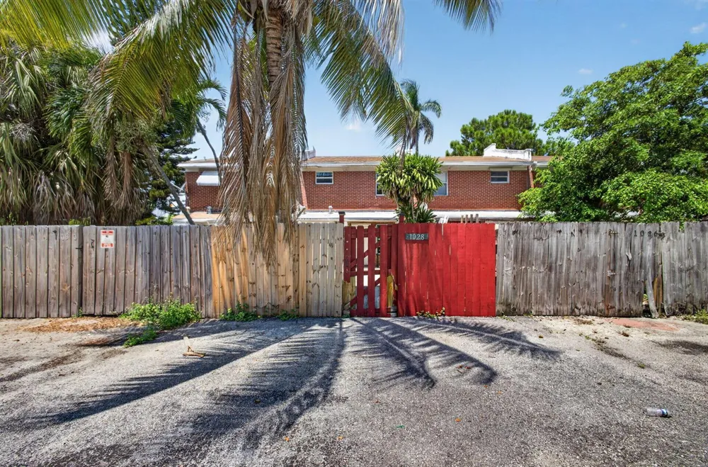 1028 36TH STREET West Palm Beach, FL 33407