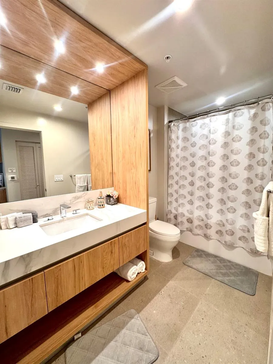 11 NE 6th Street #2606 Miami, FL 33132
