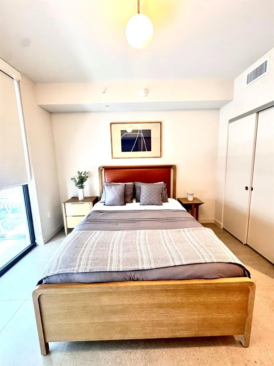 11 NE 6th Street #2606 Miami, FL 33132