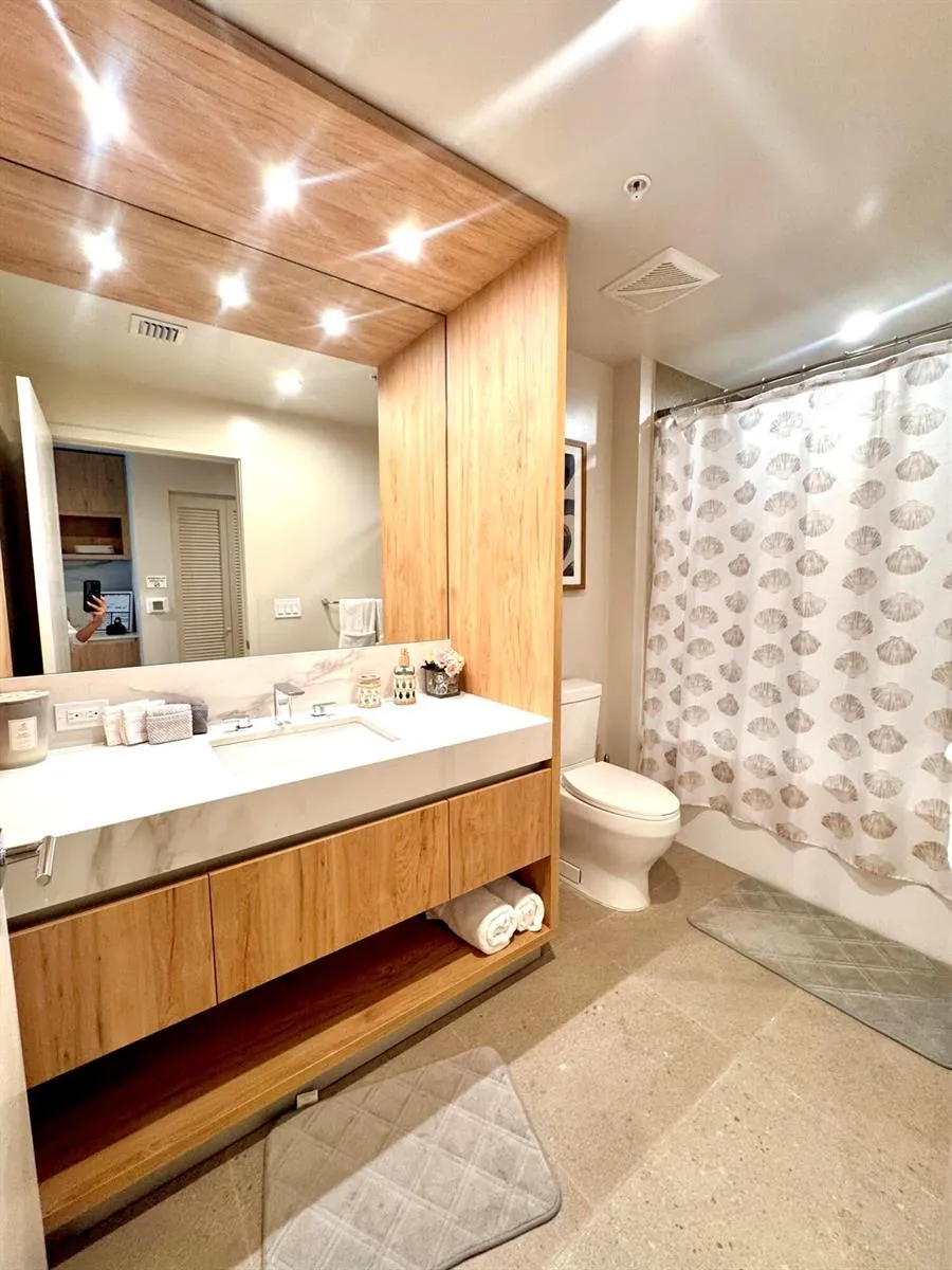 11 NE 6th Street #2606 Miami, FL 33132