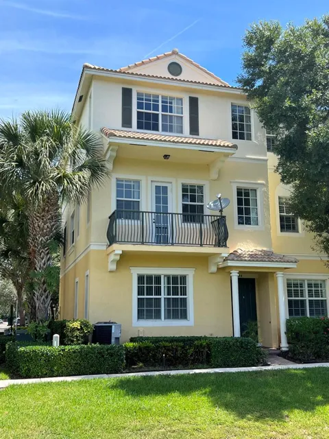 1844 NW 9th Street