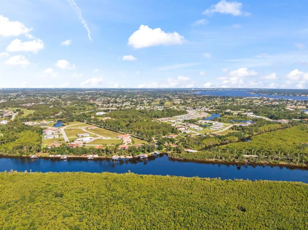 132 SE VIA TIRSO Port St. Lucie, FL 34952