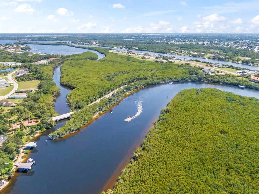 132 SE VIA TIRSO Port St. Lucie, FL 34952