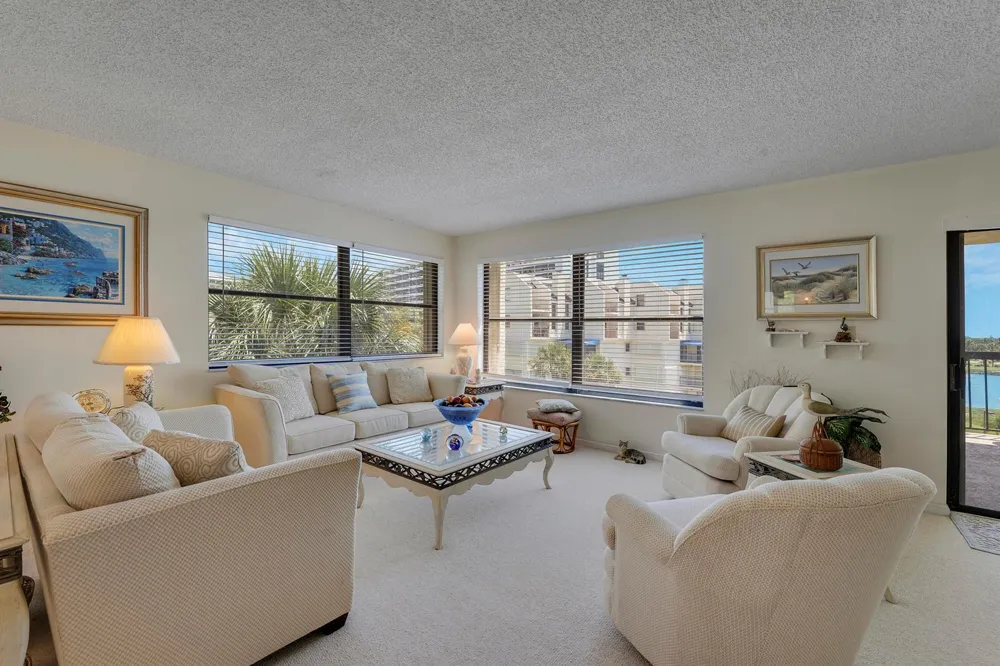 372 Golfview Road #403 North Palm Beach, FL 33408