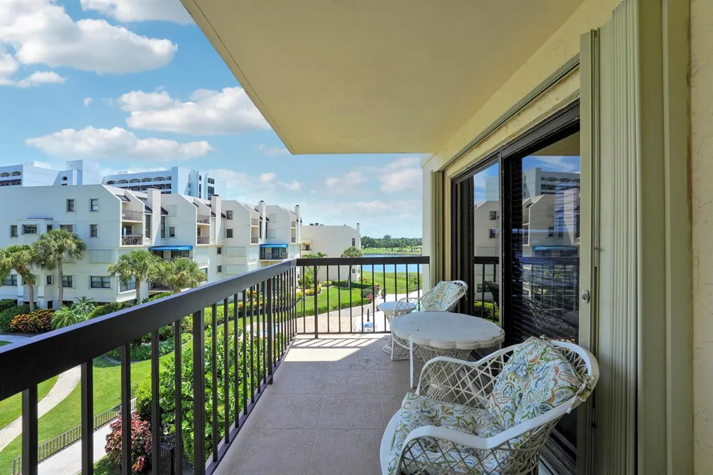 372 Golfview Road #403 North Palm Beach, FL 33408