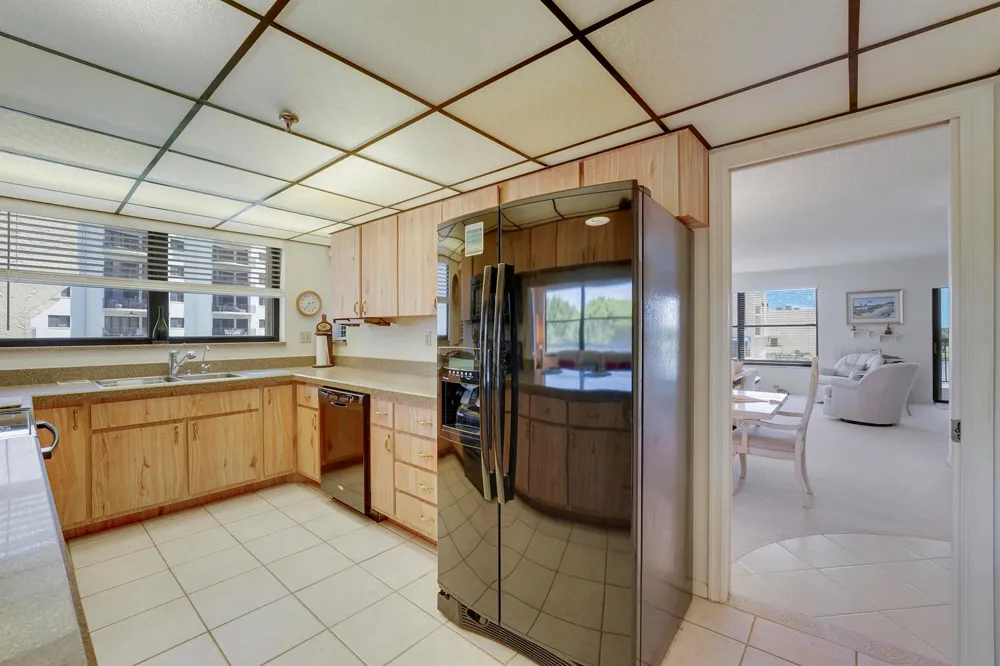 372 Golfview Road #403 North Palm Beach, FL 33408