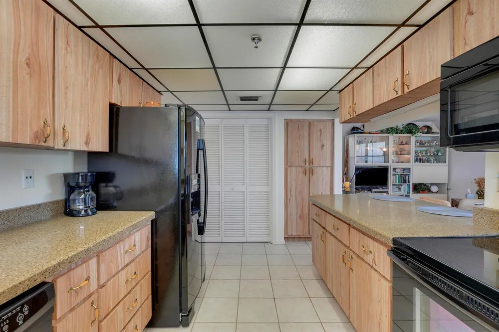 372 Golfview Road #403 North Palm Beach, FL 33408