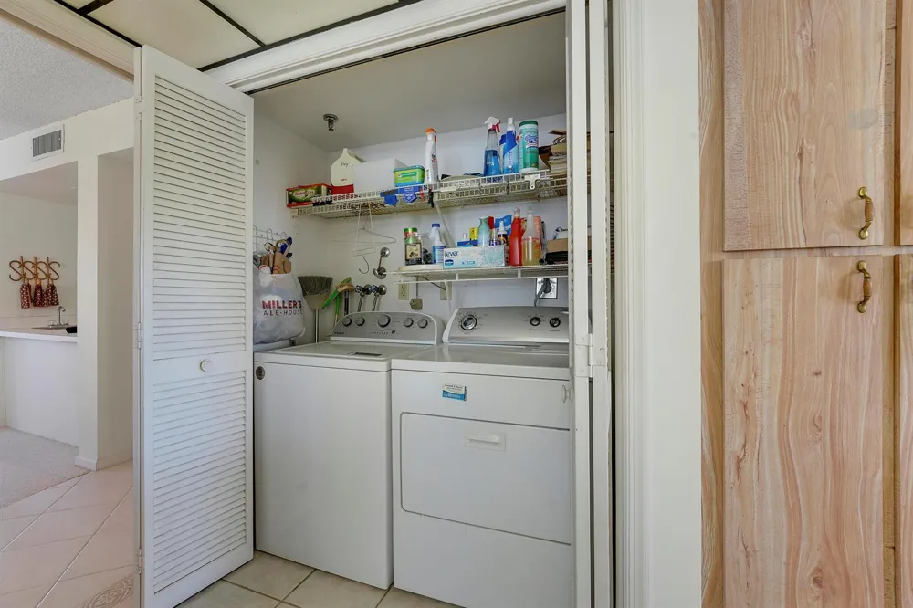 372 Golfview Road #403 North Palm Beach, FL 33408