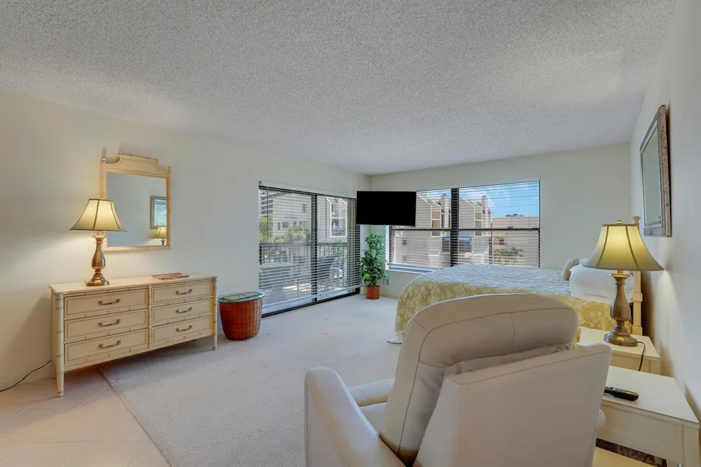 372 Golfview Road #403 North Palm Beach, FL 33408