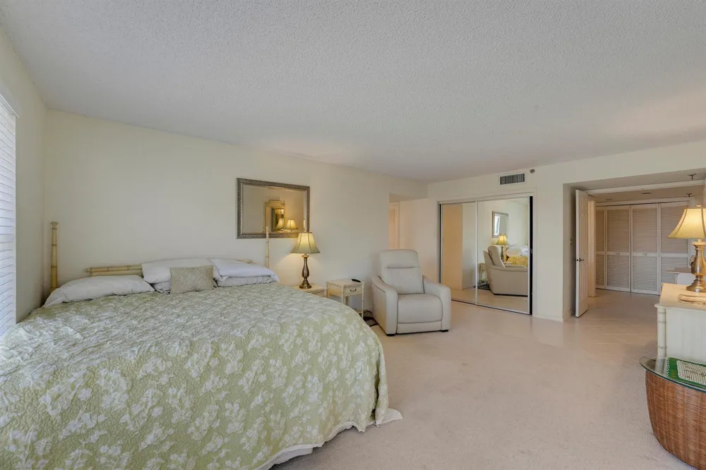 372 Golfview Road #403 North Palm Beach, FL 33408