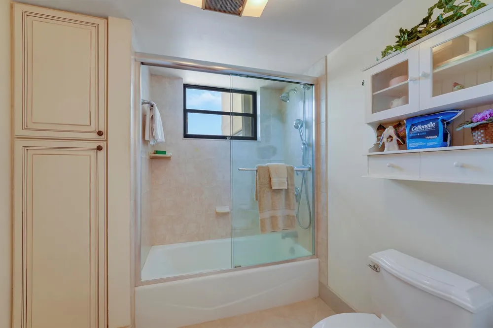 372 Golfview Road #403 North Palm Beach, FL 33408