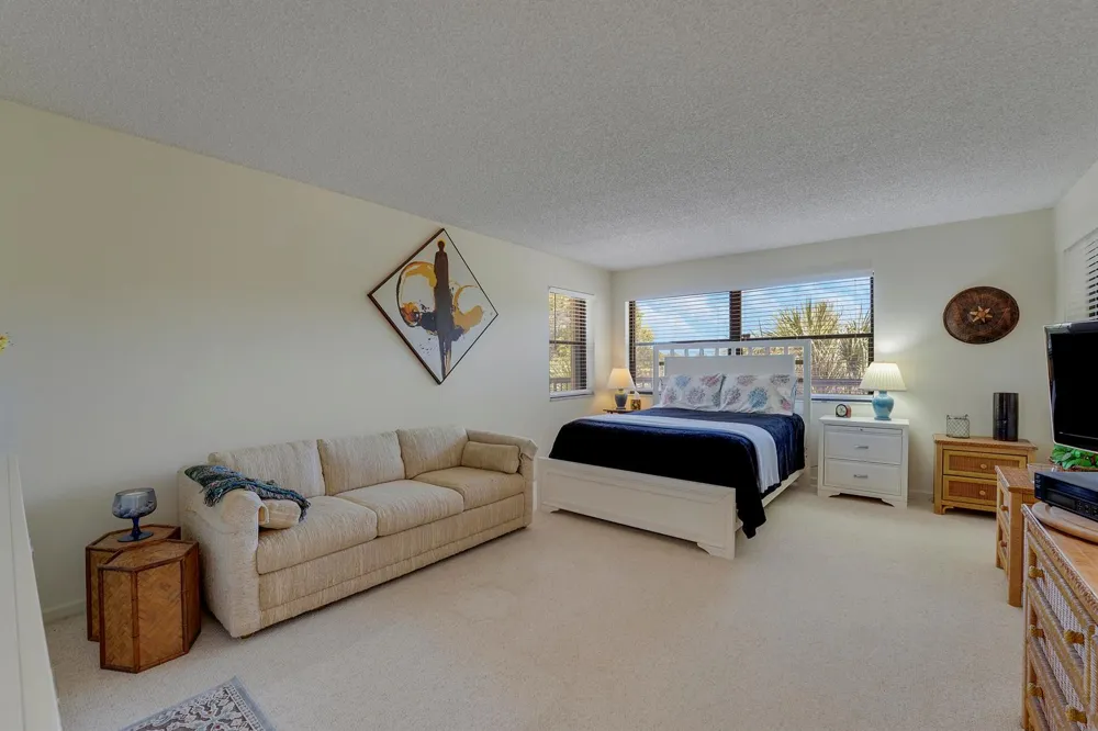 372 Golfview Road #403 North Palm Beach, FL 33408