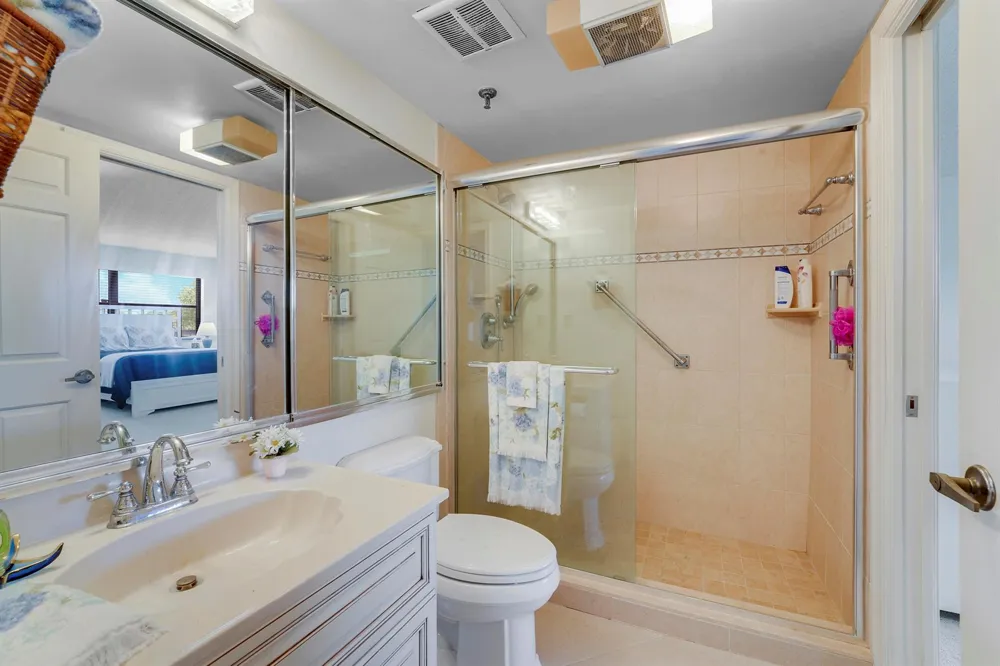 372 Golfview Road #403 North Palm Beach, FL 33408