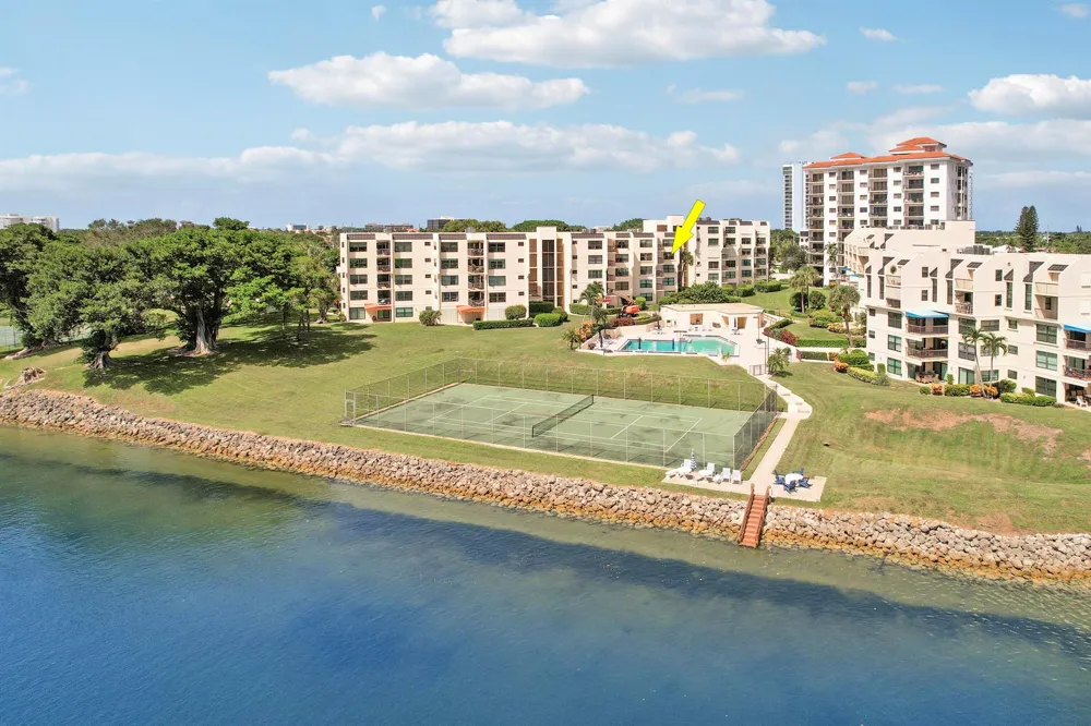 372 Golfview Road #403 North Palm Beach, FL 33408