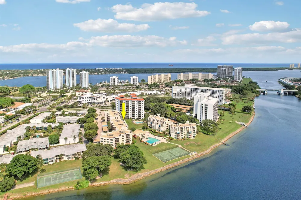 372 Golfview Road #403 North Palm Beach, FL 33408