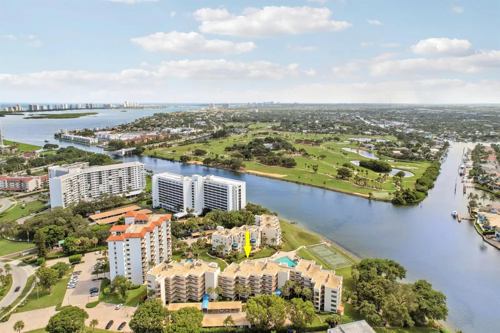 372 Golfview Road #403 North Palm Beach, FL 33408