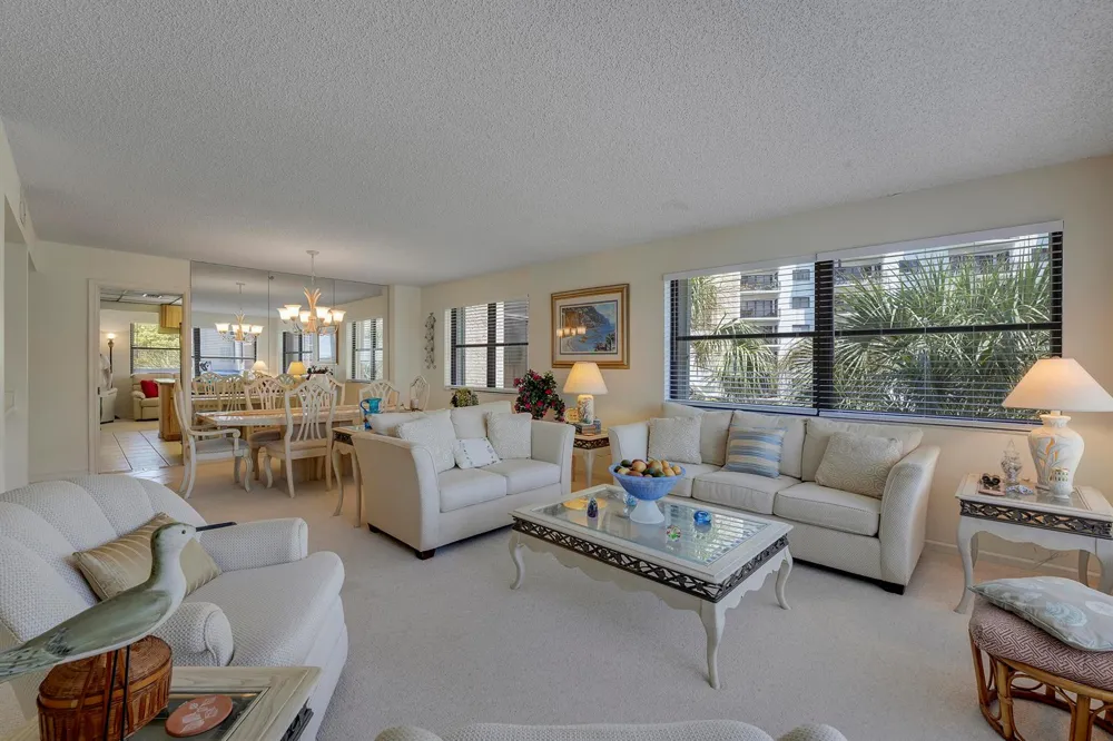 372 Golfview Road #403 North Palm Beach, FL 33408